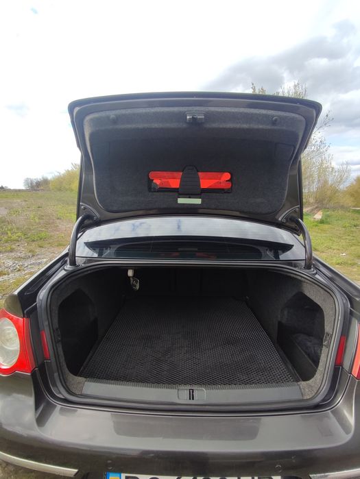 Продам Passat B6 2.0 TDI