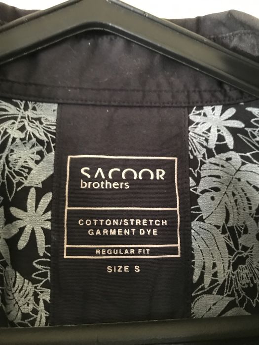 Camisa azul-marinho da Sacoor Brothers