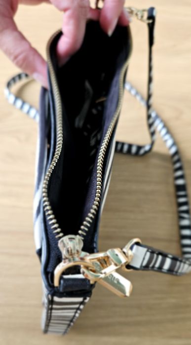 Mala a tiracolo padrao zebra Parfois