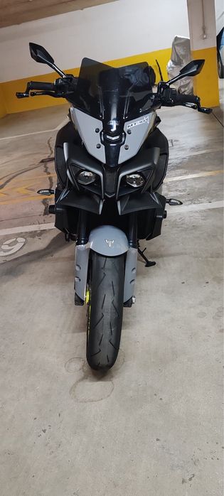 Yamaha mt-10 night fluo