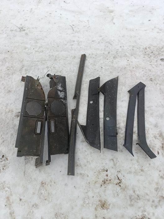 Пластик багажника