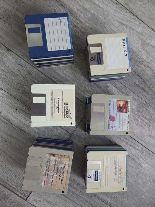 Dyskietki Amiga Commodore  118szt