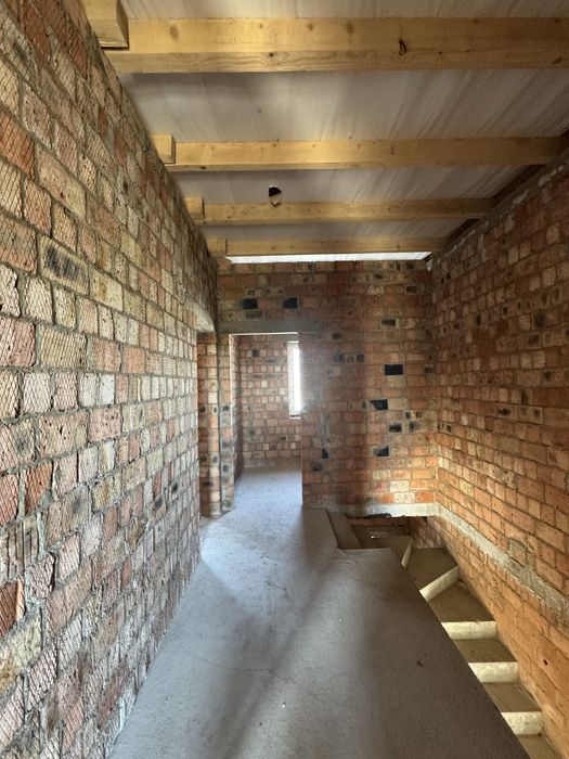 Продаж таун хауса  вул. Спортивна!