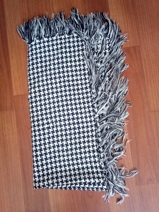 Платок-шаль. Размер 110*110.