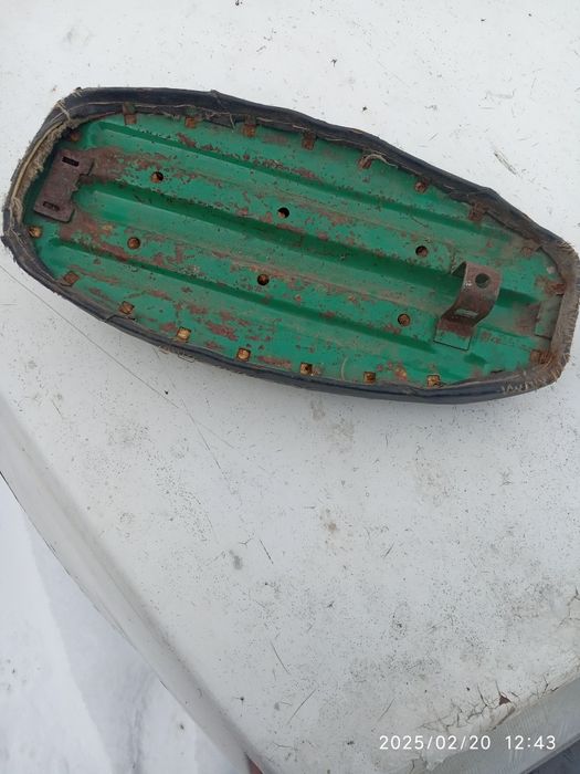 Продається сидіння з мопеда Карпати