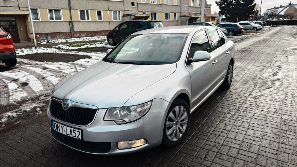 Skoda Superb Skoda SuperbII  z 2010 roku, sprawdzony oszczędny silnik 2,0 TDI