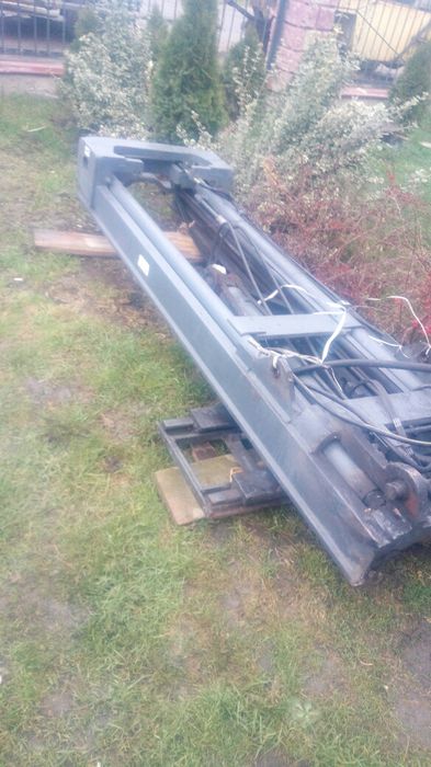Каретка звилами на фронтальний погрущик