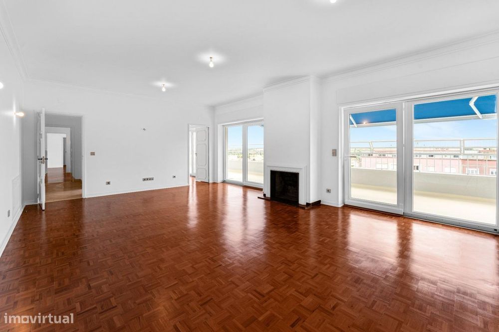 Penthouse T6 com Terraço de 131 m2 e Vista sobre Lisboa | Alvalade