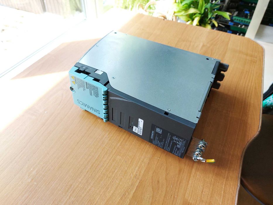 Przemysłowy moduł mocy Siemens SINAMICS S120 6SL3420-2TE11-7AA1