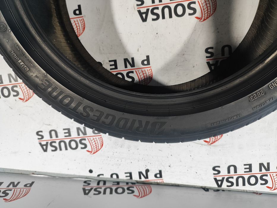 2 pneus semi novos 245-40R19 Bridgestone - Oferta dos Portes