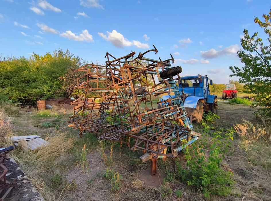 Трактор Т-150 у відмінному стані + навісне обладнання