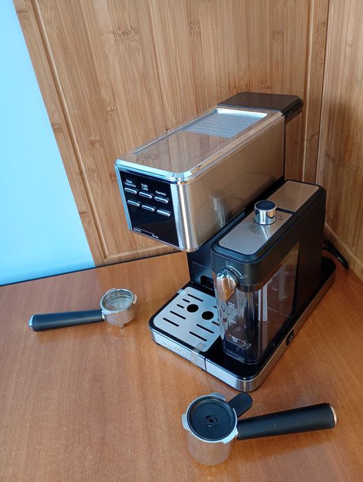 ProfiCook PC-ES 1266 - Ekspres do kawy z pojemnikiem na mleko