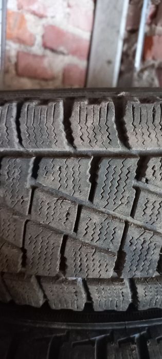 Шини зимові Bridgestone 13
