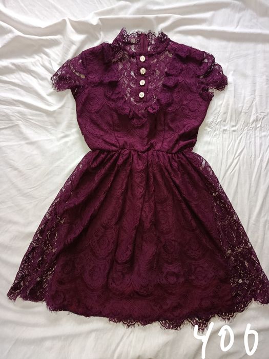 Элегантное бордовая кружевное платье с воротником-стойкой, размер М