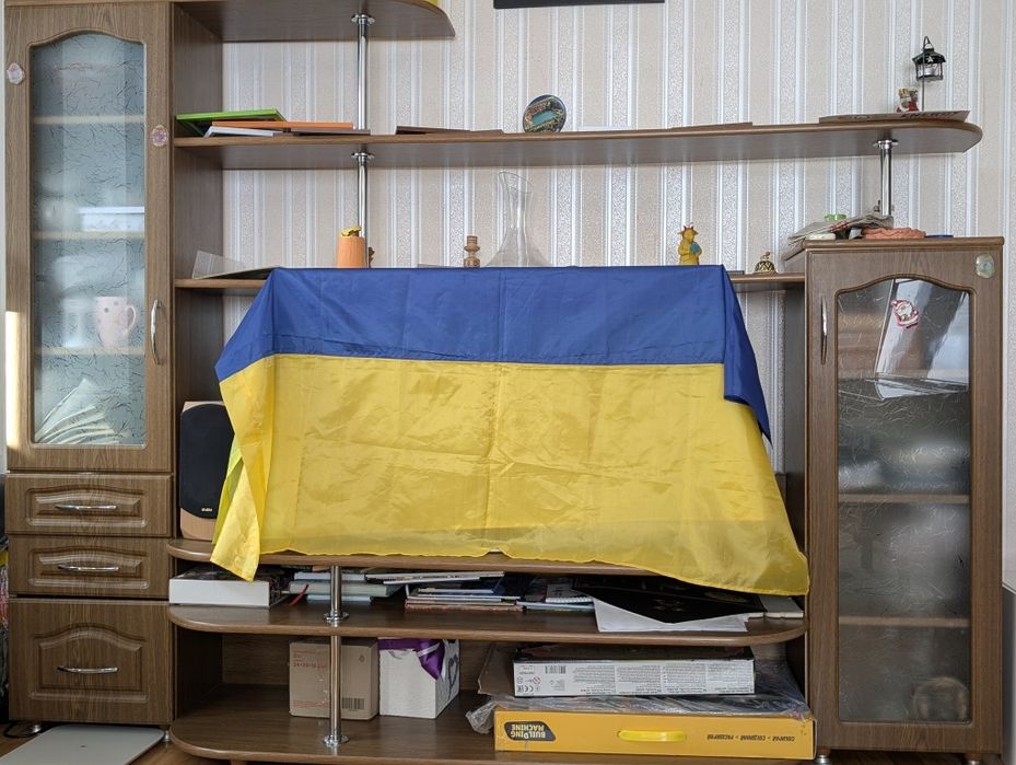 Шафки для зберігання. Підставка для телевізору.