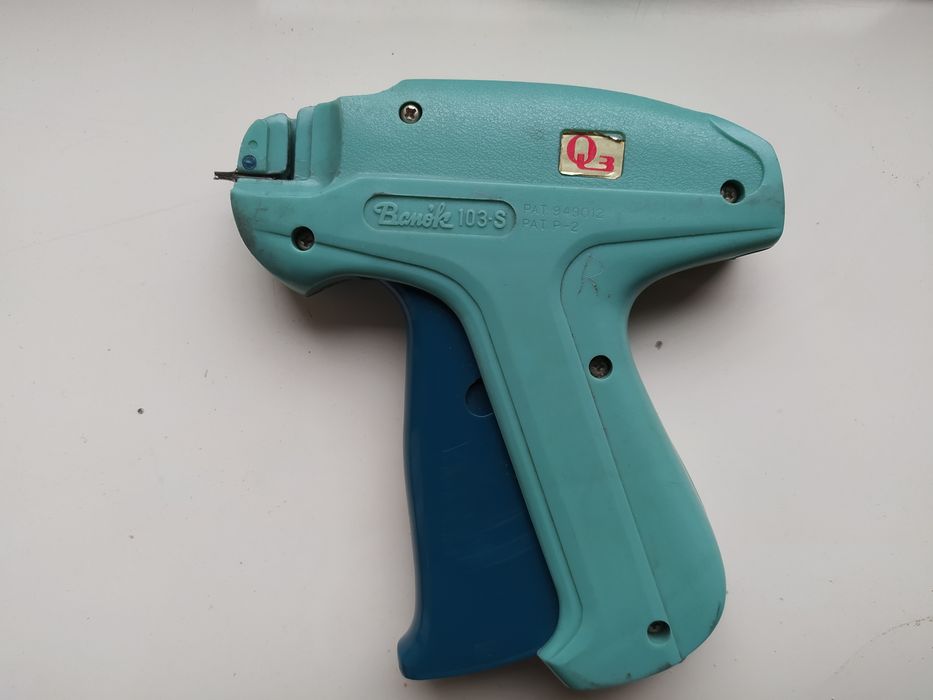 Metkownica igłowa do mocowania metek