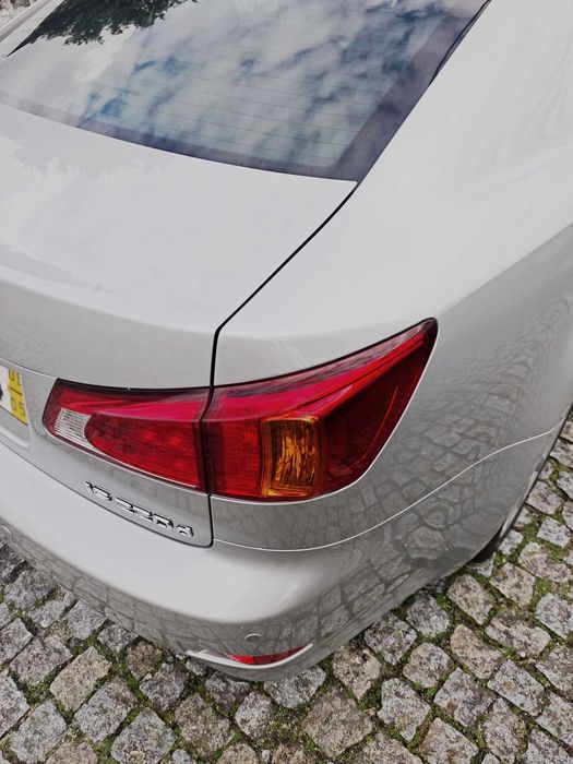 LEXUS IS 220 D - Luxury Full Extras - 177cv - 2009