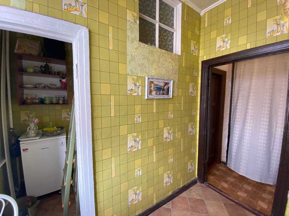 Продаётся двухкомнатная квартира по улице Соборности, ост. Театральная