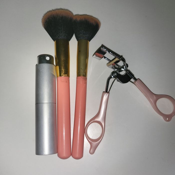 Zestaw używanych kosmetyki w idealnym stanie !!!