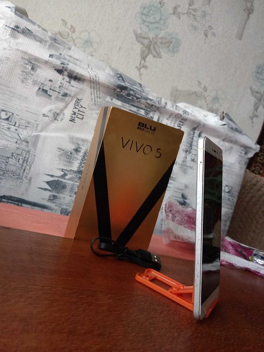 Шустрый смартфон Blu Vivo 5 - 4G, 3/32 Gb, 8 ядер, USB Type-C- РАБОЧИЙ