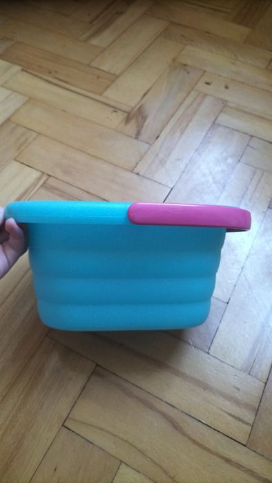 Zabawkowy kosz piknikowy kraina lodu z zestawem zabawkowego jedzenia