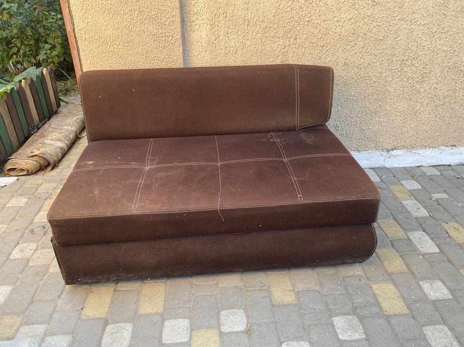 Диванчик на дачу