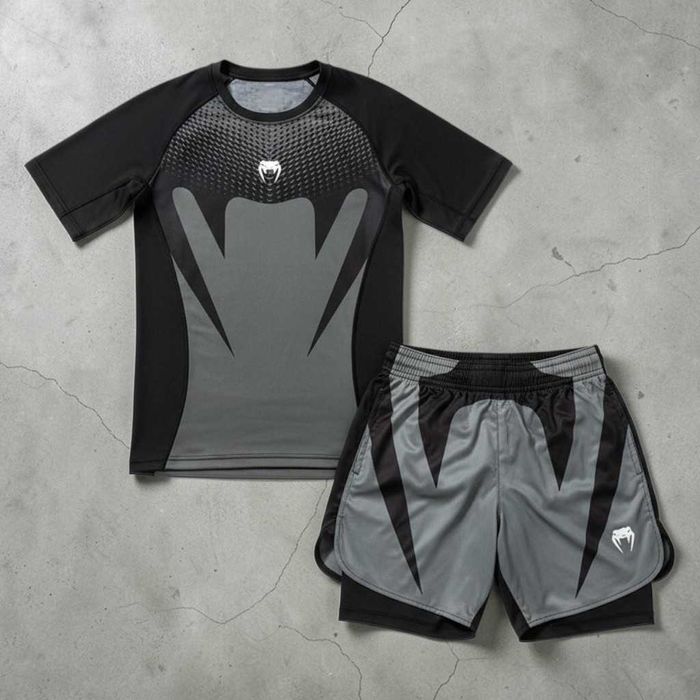 Чоловічий компресійний костюм Venum для спорту: рашгард і шорти