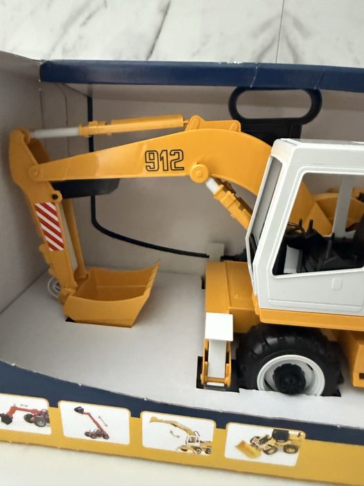 Новий Кран Bruder liebherr