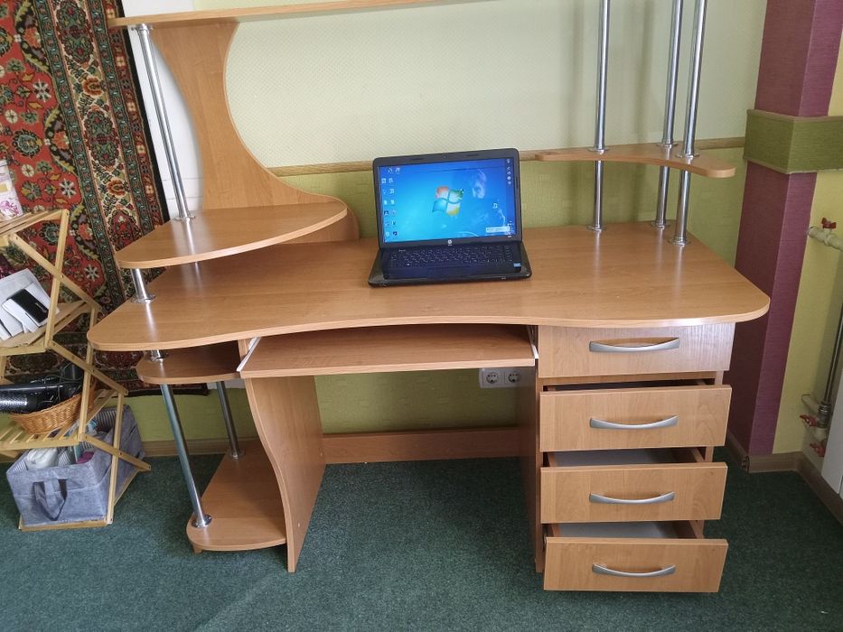 Стол  для  компьютера, письменный  и офисный