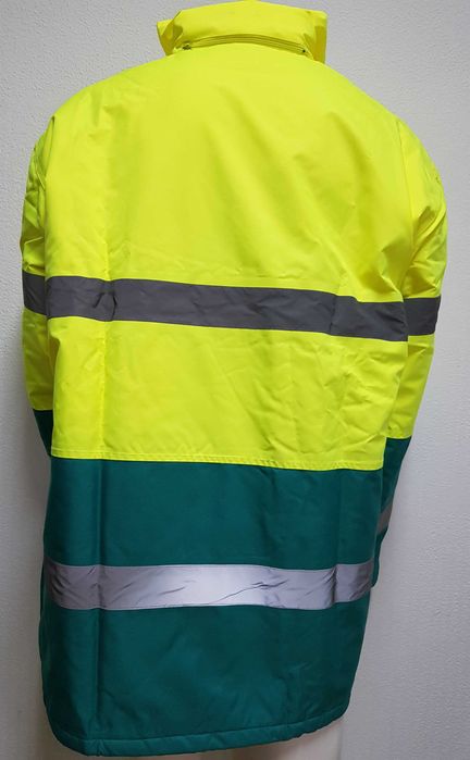 Parka verde c/ amarelo, acolchoada, impermeável, com refletores.64286365710979124