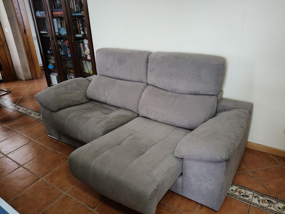 Sofá 3 lugares extensível tecido cinzento