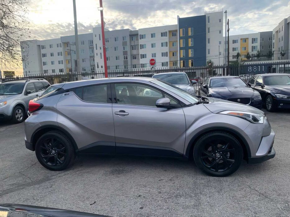 Toyota C-HR Limited      2019