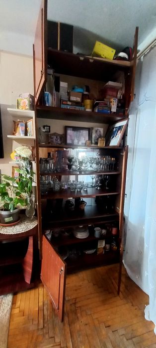 Продам советский сервант-шкаф