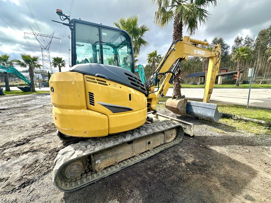 Mini-escavadora KOBELCO SK55SRX usada