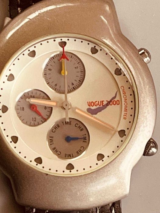 Relógio de Pulso Vogue 2000 – Elegância e Qualidade