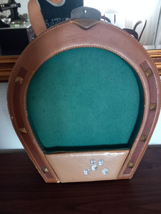 Tabuleiro jogo em forma ferradura