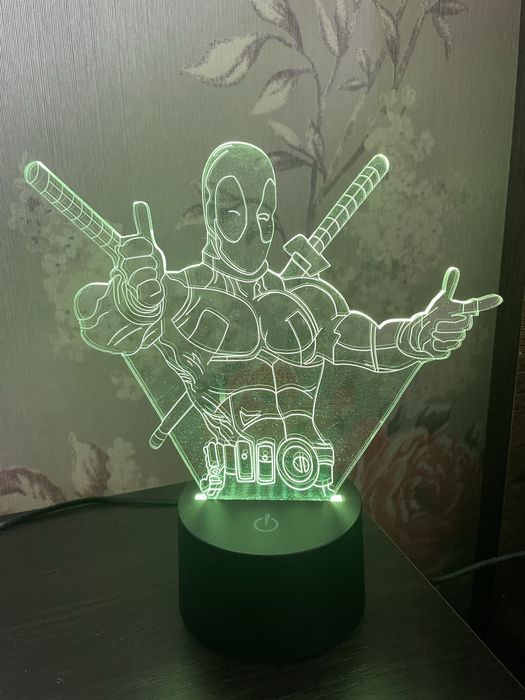 Кольоровий USB-нічник deadpool