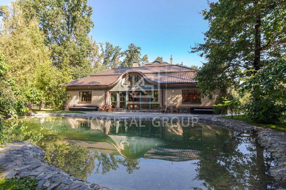 Розкішна резиденція 1087 м² з озером та повною автономією, 45 соток