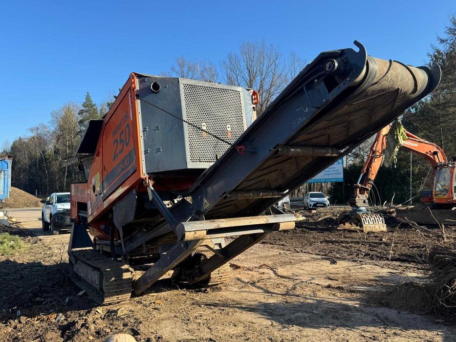 Wynajmę ROZDRABNIACZ i przesiewacz  do gruzu,ziemi,odpadów,drewna,itp