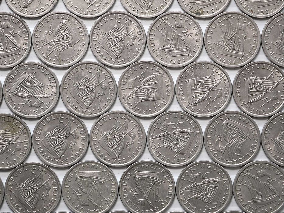 Lote de 100 Moedas 2 Escudos e 50 Centavos 1984