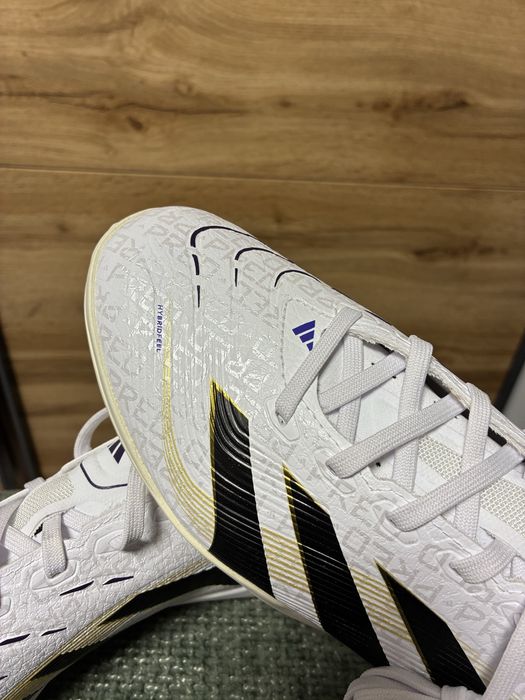 Turfy Adidas Predator League 41 1/3 - biało złote NOWE