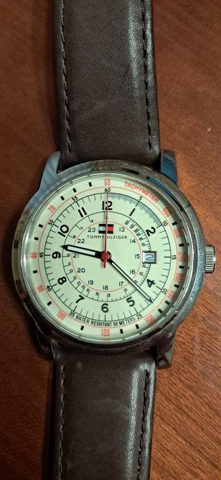 Relógio original Tommy Hilfiger bracelete pele castanha, como novo