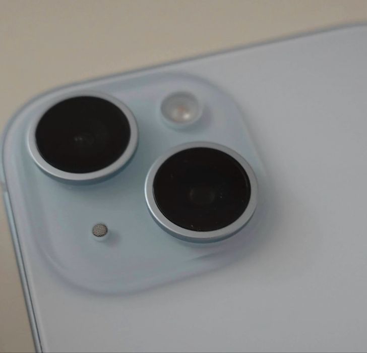 iPhone 15 128GB - como novo e na garantia!