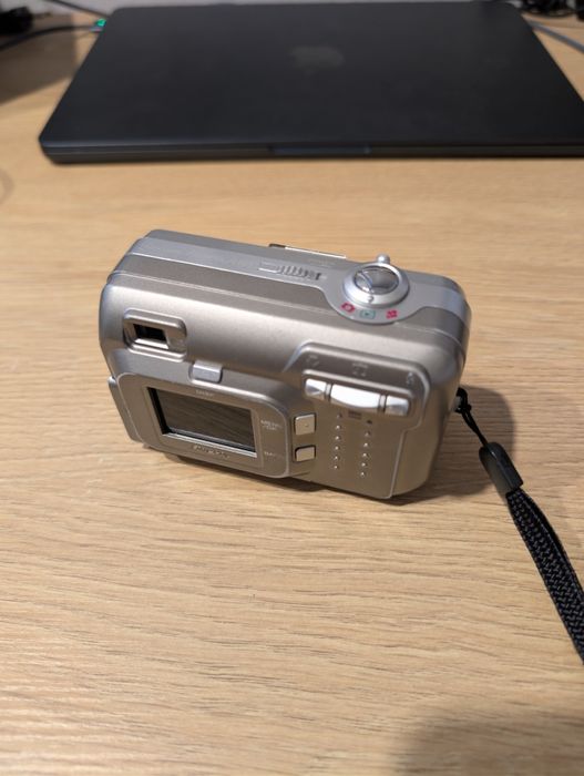 Цифровий фотоапарат Fujifilm Finepix A405