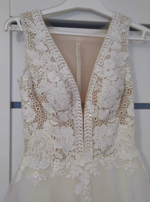 Suknia ślubna w kolorze ivory