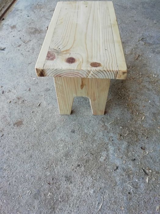 Bancos pequenos madeira ( palete)