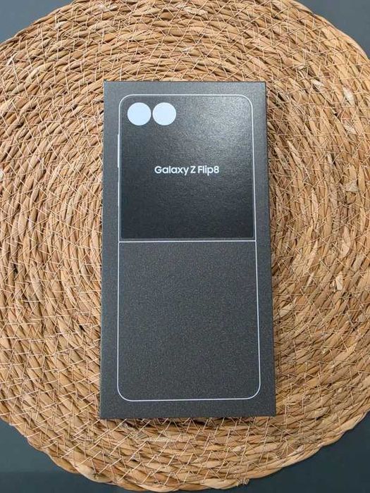 Samsung Galaxy Z Flip 8 512GB - Novo