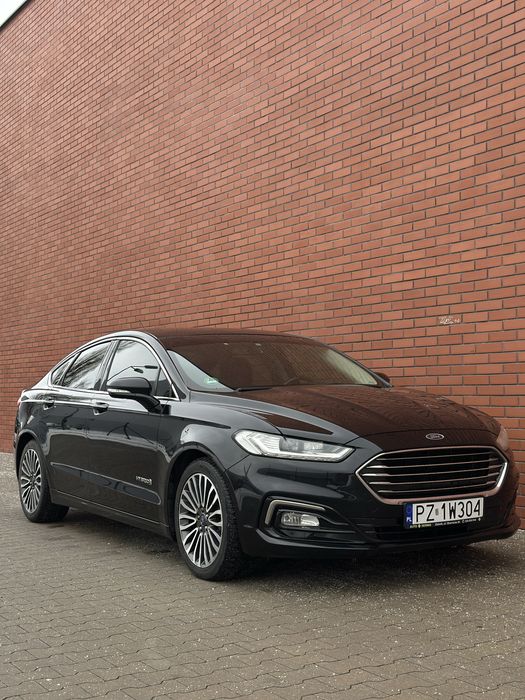 Ford Fusion Hybrid Titanium 2018