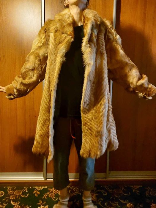 Шуба женская натуральный мех волка фирмы Berghaus 46-48 размер новая