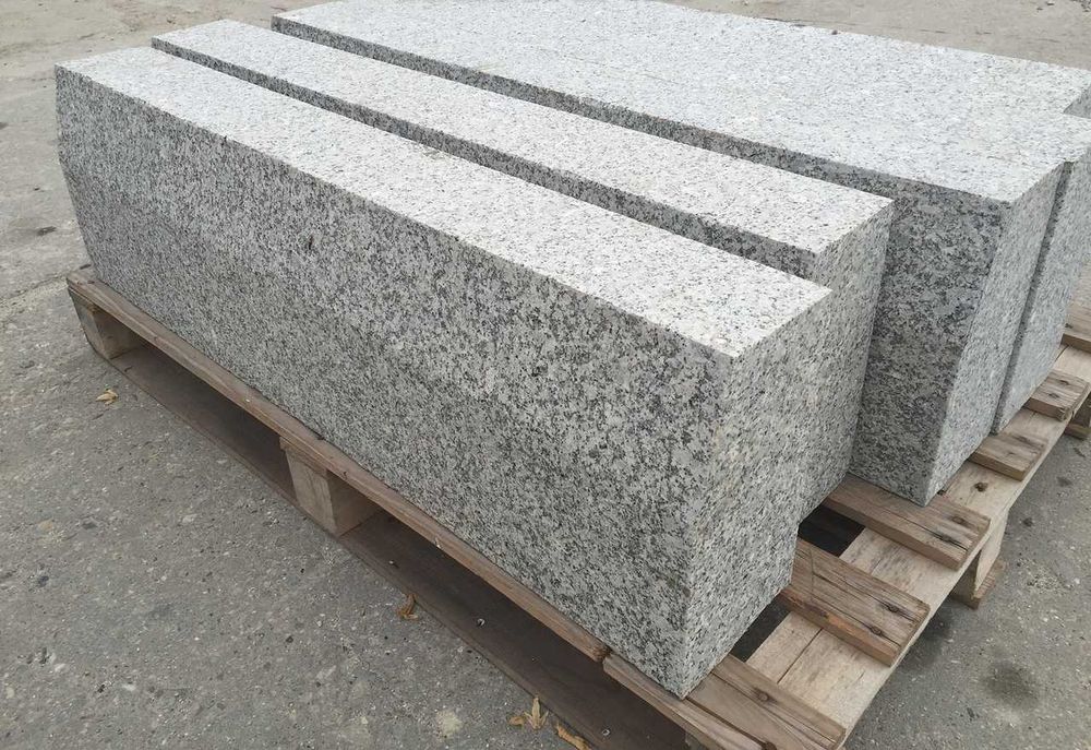 Krawężnik granitowy 15/30 ze skosem
